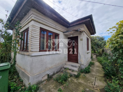 Vanzare casa 3 camere cu teren 327 mp pe Str Nicopole