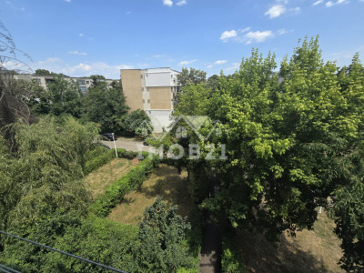 Vanzare apartament 3 camere confort 3 Strada Brumarelelor Ploiesti